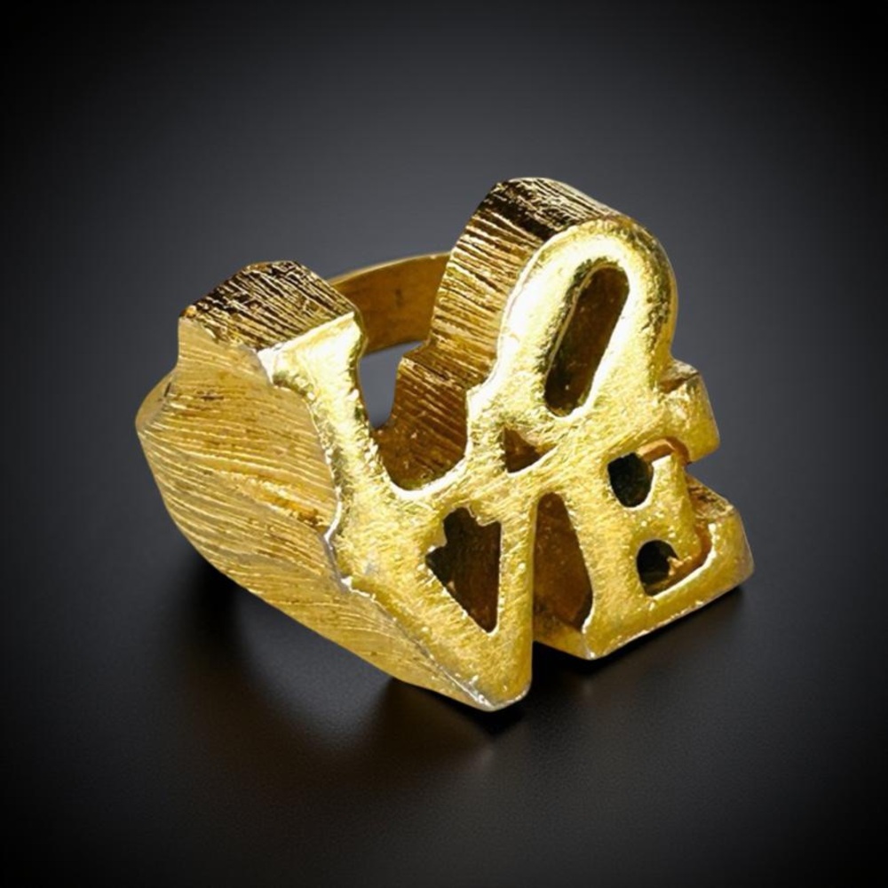 FABULOUS Vintage 60s Robert Indiana Pop Art Chunky Gold Tone LOVE Ring Size 6